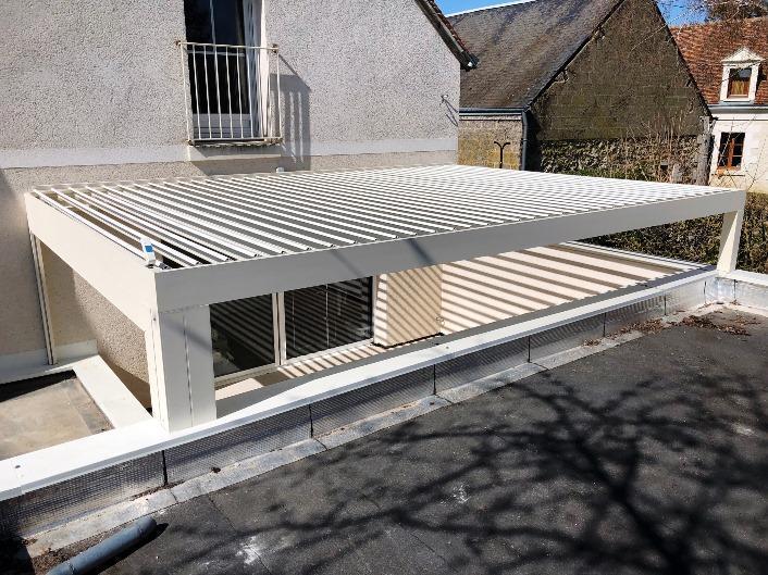 pergola lames orientables beige